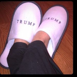 Trump slippers
